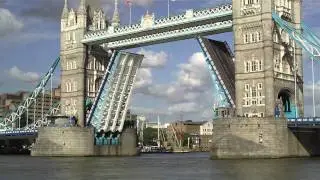 London ♥ 2011 - Tower Bridge (opening and closing)