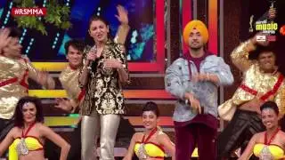 Phillauri duo Anushka Sharma & Diljit Dosanjh Perform at Royal Stag Mirchi Music Awards | #RSMMA