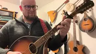 Sibelius: Julvisa/Joululaulu/Christmas Song - 75 year old octave mandolin