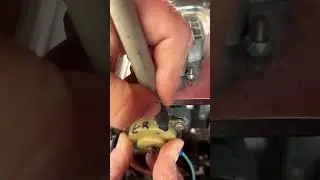 Adjusting an electric choke #cars #diy #tips #easy #shorts