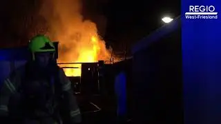 Veel rook bij camperbrand in binnenstad van Enkhuizen