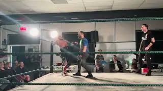 18 octobre 2025 Lutte Laurentides Fred Roméo vs Frank Milano dans un street fight italien 