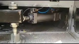 Automision bus door mechanism passenger door