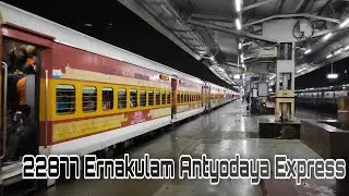 22877 Howrah - Ernakulam Antyodaya Express | Bhubaneswar Departure | WAP-7 | Indian Railways