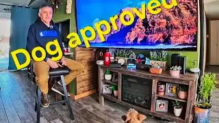 My first AI co-host  reviewing Samsung's massive 85