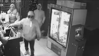 Brooklyn internet caf&eacute; robbed