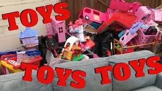 Smurfs, Trolls, Barbies and More!  Trash Picking and Getting Free Toys for Resale!