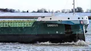 Talfahrt Frachtschiff K&uuml;Mo SARDIUS seabound freighter coaster PBTD IMO 9996941 Emden Ems BJ 2025