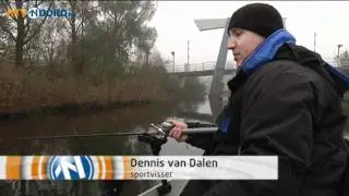 Visgids neemt gasten mee het water op