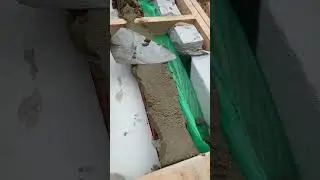How to do a perfect bit of flaunching #bricklaying #brickwork #satisfying #youtubeshorts #viral#asmr