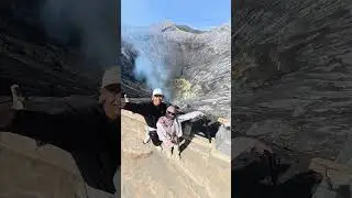 Bromo is calling... 🤩🤭 #bromo #bromotenggersemeru #bromotrip #eastjava #shorts