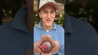 Пробую самый дорогой шоколад в Париже... Хотите попробовать? 📍 Louis Vuitton, Париж
