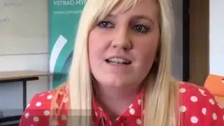 Gwerth y Gymraeg ar brofiad gwaith tramor
