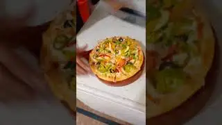 #MULTAN Caf&eacute; stop vegetables lover pizza