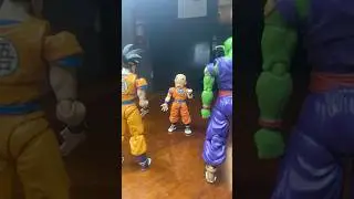 Krillin grows somehow🤨 #dragonball #shfiguarts #dragonballstopmotion #goku #stopmotion