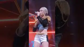 MR REMOVED| Huntrix - 'Golden' by babymonster at MAMA Awards 2025 #kpopdemonhunters #huntrix #shorts