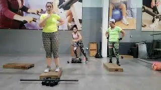 Resitencia HIIT 100 reps m&aacute;s resitencia b&iacute;ceps 50 reps