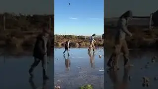 Couldnt resust ice skating on this small pool #iceskating #outdoors #cold