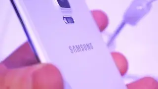 Galaxy Note 4 vs Galaxy Note Edge: Show Floor Comparison | Pocketnow