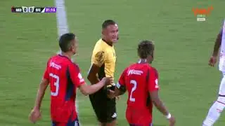 &iexcl;EXPULSADO BRAYAN LE&Oacute;N EN MEDELL&Iacute;N! Fuerte balonazo a la cara de un jugador de Santa Fe #LACOPAxWIN🔴