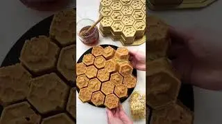 Honeycomb Pull-Apart Lemon Cake Recipe | Nordic Ware Bee-Themed Bakeware