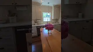 886 Mirror Lake Rd, Yardley PA 19067