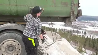 Här är Sveriges kanske högsta snöhög - 