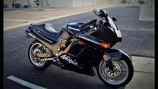 1992 Ninja ZX-11 Sweet Kawasaki. Listen to this motorcycle roar! Superbike