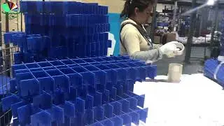 The aunts in the workshop counted the number of correx dividers and found that there were many more!