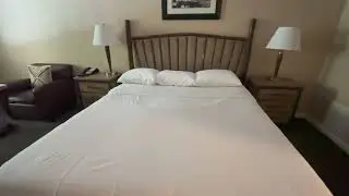 Yosemite View Lodge River View King Room Tour