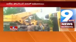 Ready Mix Lorry Turns Turtle At Uppal Ring Road | Massive Traffic Jam on National High Way | HMTV