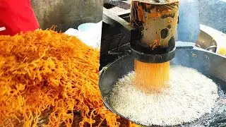 How to Make Tasty Jhal Chanachur | Jhal Chanachur Making Machine | Grameen Street Food.