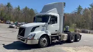 2013 VOLVO TRUCK VNL TANDEM AXLE DAY CAB TRUCK TRA  For Sale