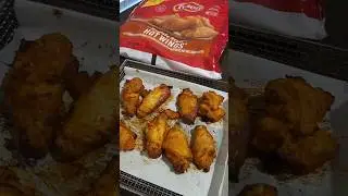 Tyson Buffalo Hot Wings! Good Store bought Chicken Wings! #chicken #chickenwings #buffalochicken