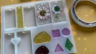 Our take on this resin mold heating mat!