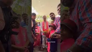 Ex-CM KCR Entry At Telangana Bhavan | KCR Bus Yatra | MP Election 2024 #kcr #shorts #ytshorts #brs