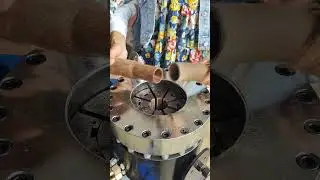 Part 137 The multifunctional steel pipe shrinking machine is suitable for shrinking and docking.