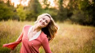 Sydni Senior Portrait Moving Picture