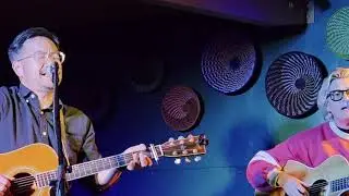 Henry Ate &ndash; &ldquo;Waves of Salt&rdquo; (Live at Caf&eacute; Roux, Cape Town | Karma reflects)