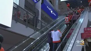 Flyers Fans Return To Wells Fargo Center For First Time Since Pandemic Began