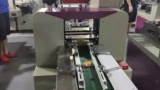 Oreo biscuit packaging machine, small tablet candy bagging, fully automatic pillow packaging machine