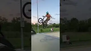 Double barspin #bmx #bike #mtb #skatepark #redbull