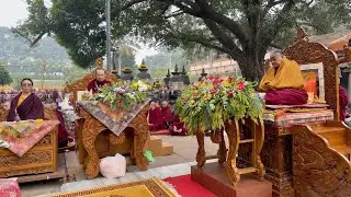 ༄༅། །དཔལ་ས་སྐྱའི་འཇིག་རྟེན་ཞི་བདེའི་སྨོན་ལམ་ཆེན་མོ་ཐེངས་སོ་བཞི་པ།  ཉིན་དང་པོ།