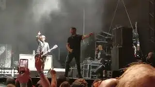 Those Damn Crows live at Stonedead