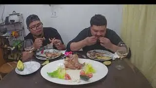 El Gallo de pelea Muere en la olla