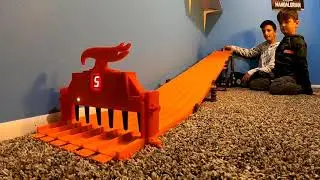 Hot Wheels Super 6-Lane Raceway