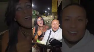 Travesti viraliza ao participar de live gospel no meio da rua