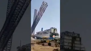 momento exato que uma torre cai Veja o v&iacute;deo.