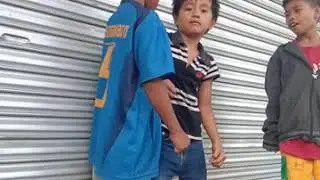 Nag sapakan sila👊👊😎😎
