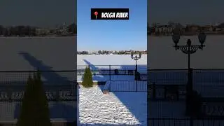 🧊 Frozen River in winter in Russia: Volga river covered with ice 🇷🇺 Rivers in winter Russia #travel
